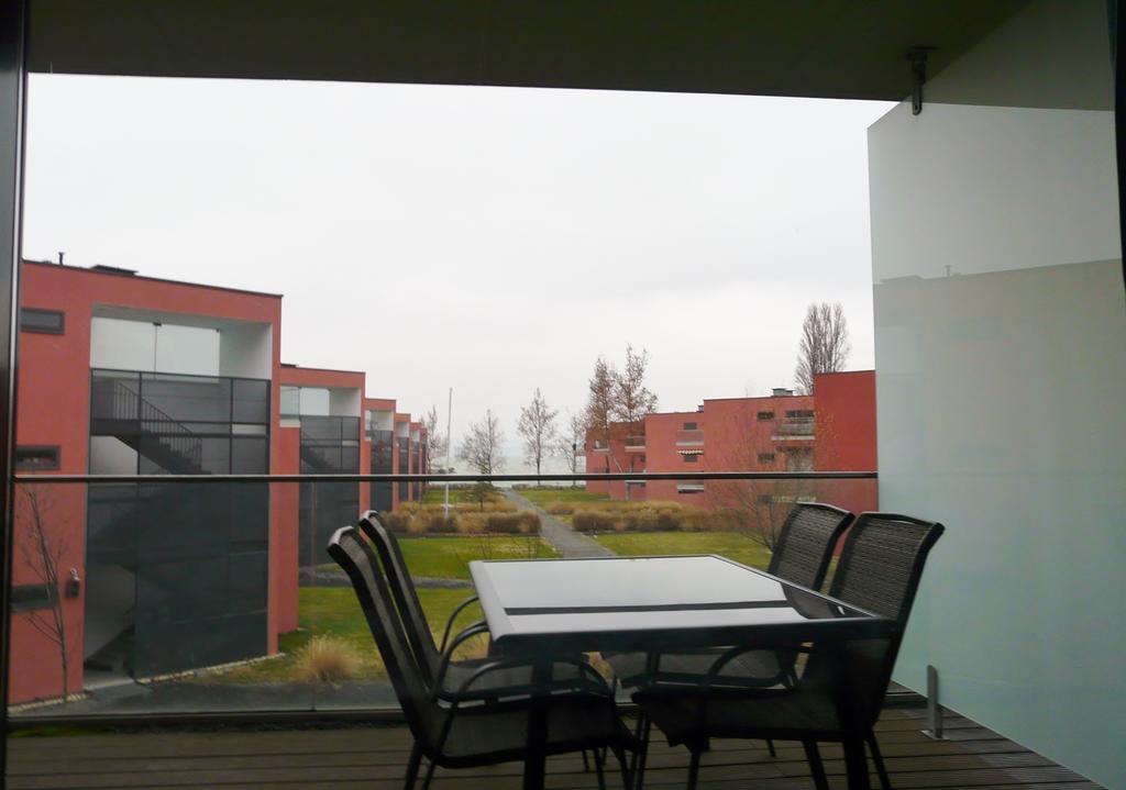 Gemini Superior Apartman & Yacht Balatonlelle Kamer foto