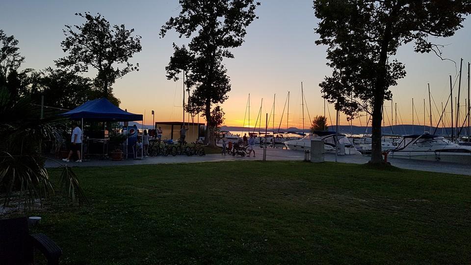 Gemini Superior Apartman & Yacht Balatonlelle Buitenkant foto